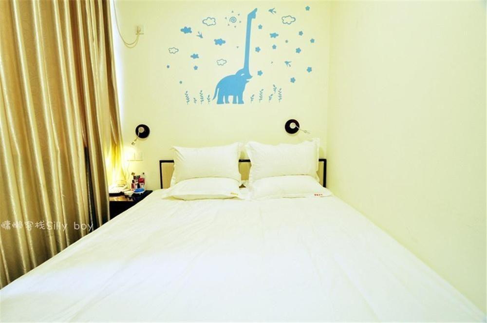 Renli Hotel Чънду Екстериор снимка