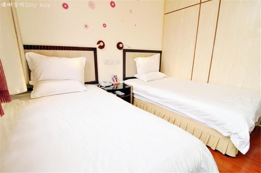 Renli Hotel Чънду Екстериор снимка