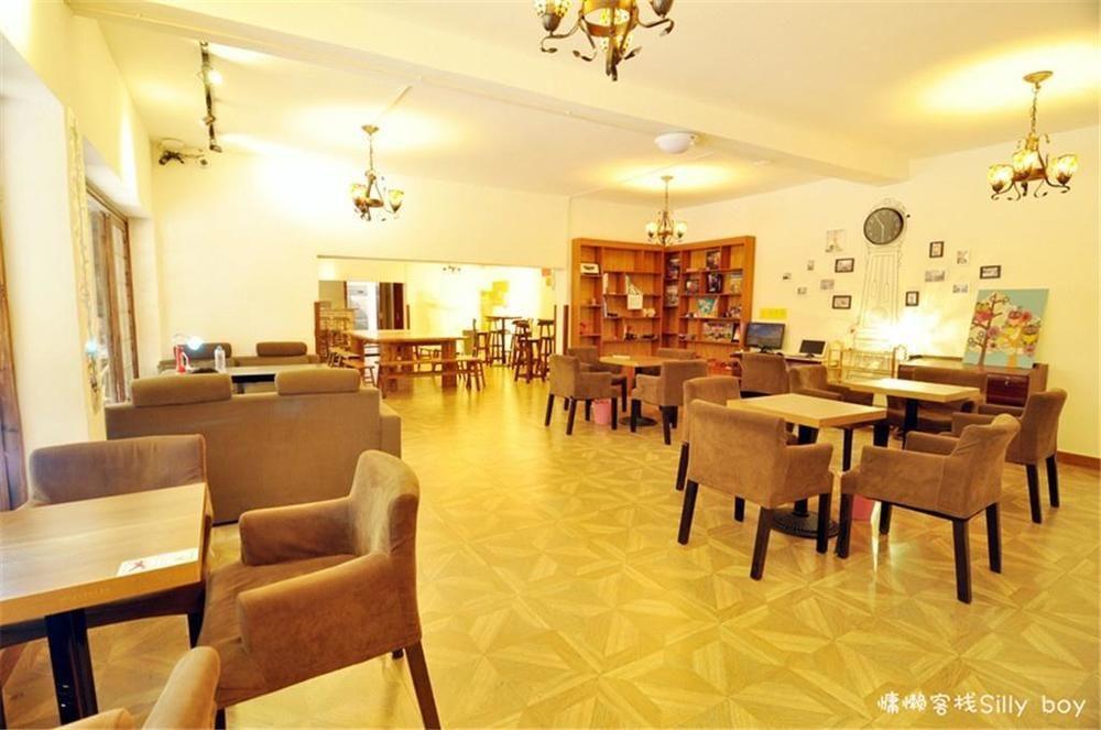 Renli Hotel Чънду Екстериор снимка