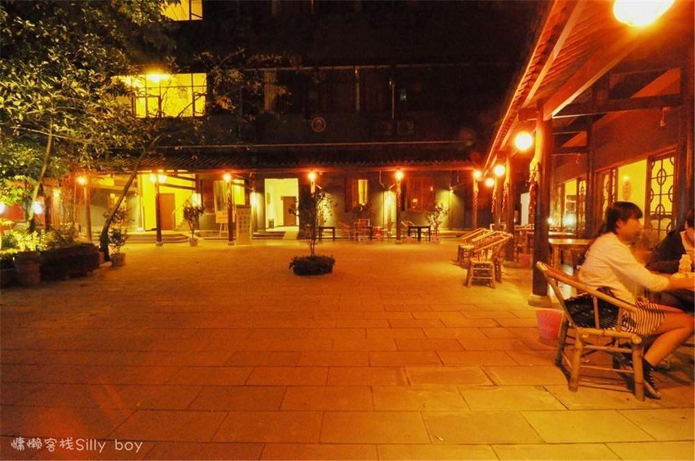 Renli Hotel Чънду Екстериор снимка
