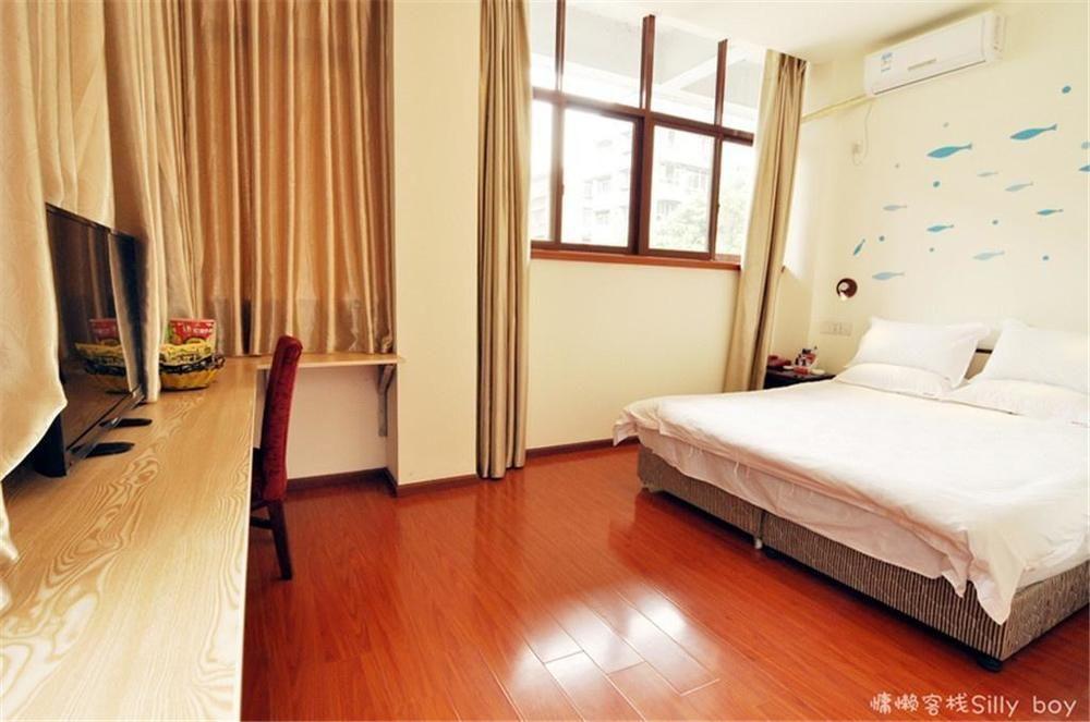 Renli Hotel Чънду Екстериор снимка
