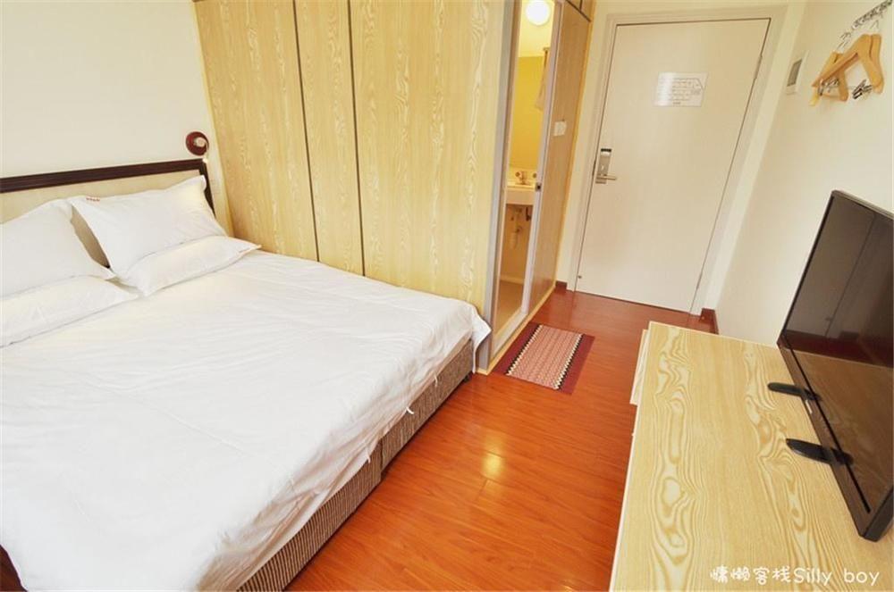Renli Hotel Чънду Екстериор снимка