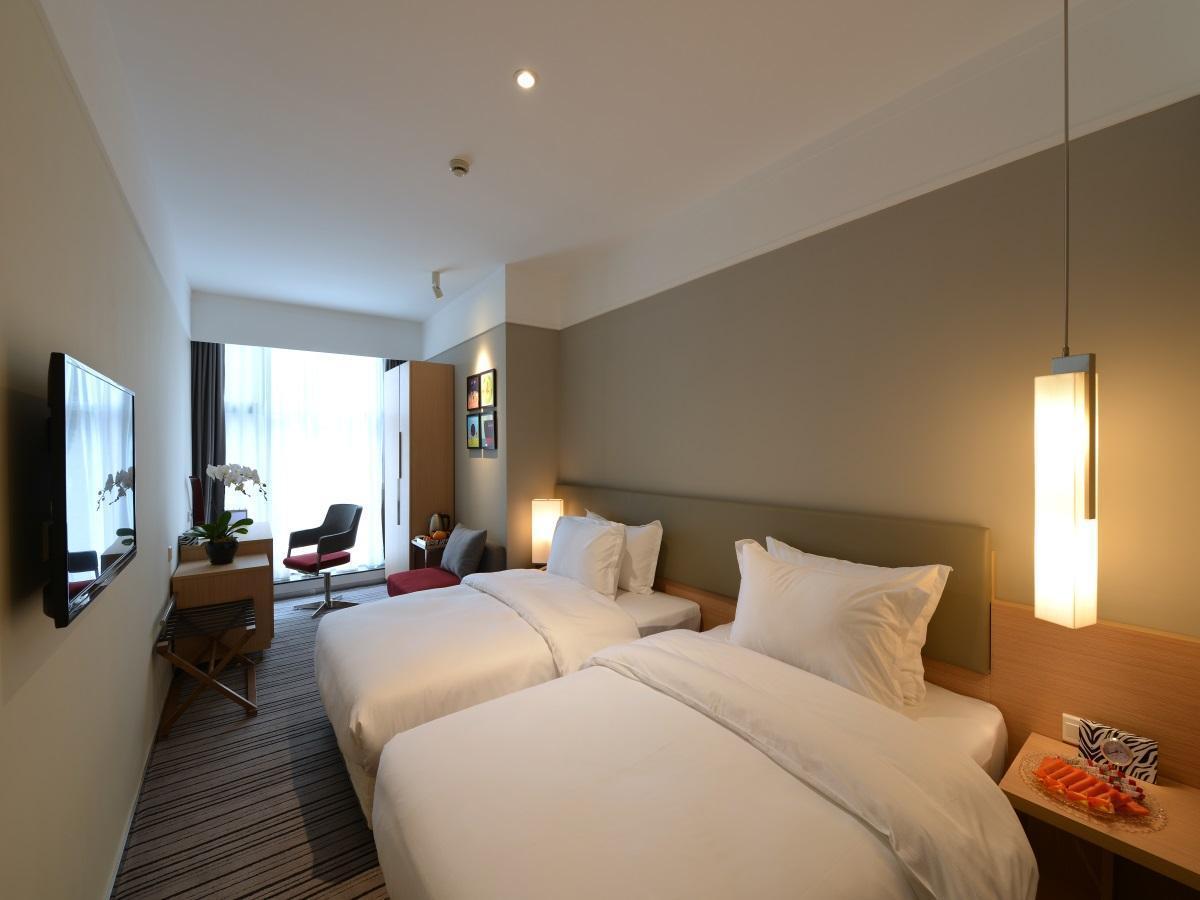 Renli Hotel Чънду Екстериор снимка