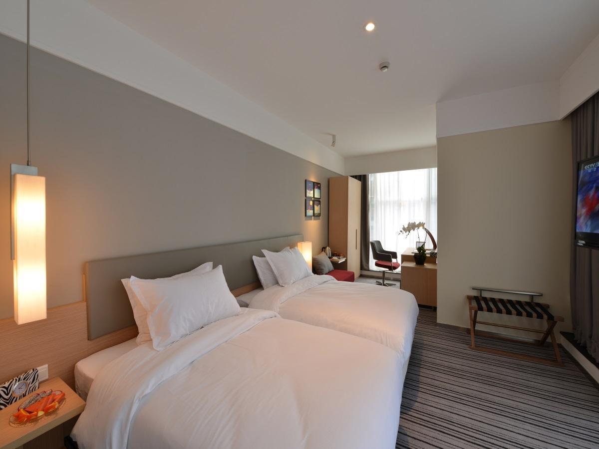 Renli Hotel Чънду Екстериор снимка